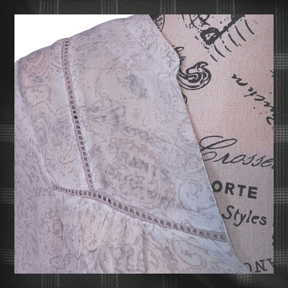 Sheer Pull Over Blouse Bundle Size Small - Picture 4 of 16